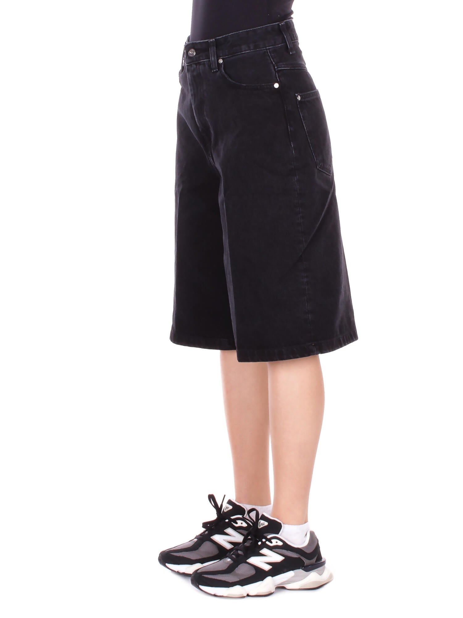 Image of CARHARTT WIP Donna Shorts I036598 8906 W' belmont short smith den Black