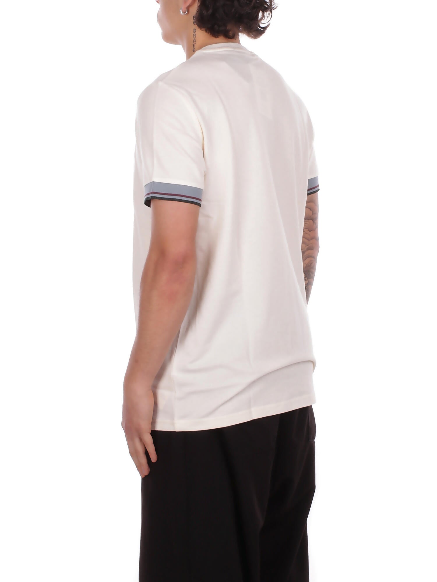 Image of FRED PERRY Uomo T-shirt M2396 560 Fp twin tipped cuff t-shirt Ecru